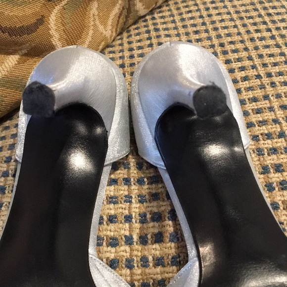 Stuart Weitzman Exotic Pewter Lame Pumps - Picture 5 of 6